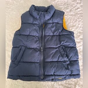Like new! Old Navy Toddler Boys puffer vest. Navy blue size 4T